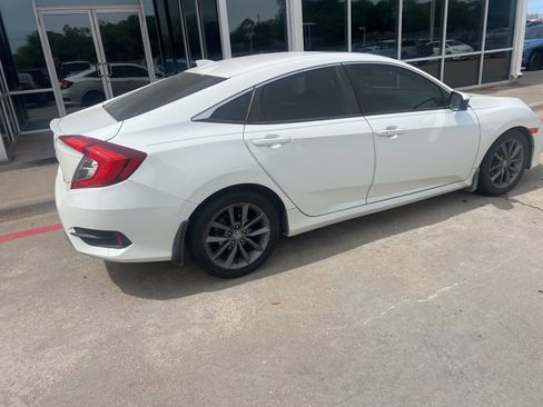 Used 2019 Honda Civic EX image 3