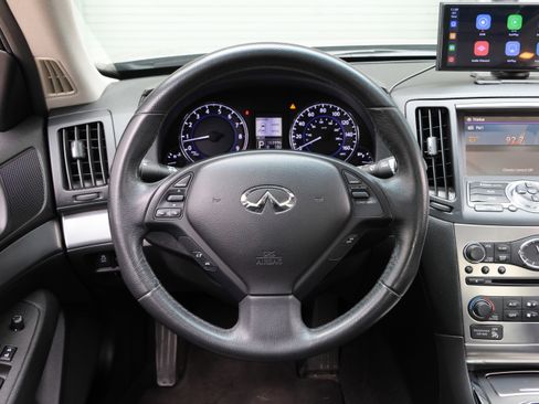 Used 2015 INFINITI Q40 w/ Moonroof Package RWD image 16