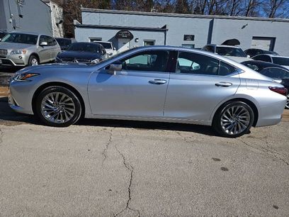 Used 2024 Lexus ES 300h w/ Luxury Package