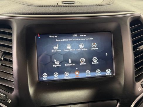 Used 2019 Jeep Cherokee Sport w/ Cold Weather Group AWD/4WD image 22