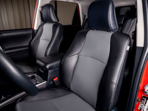 Used 2023 Toyota 4Runner SR5 Premium w/ Moonroof Package image 4