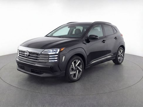 Used 2025 Nissan Kicks SV image 3