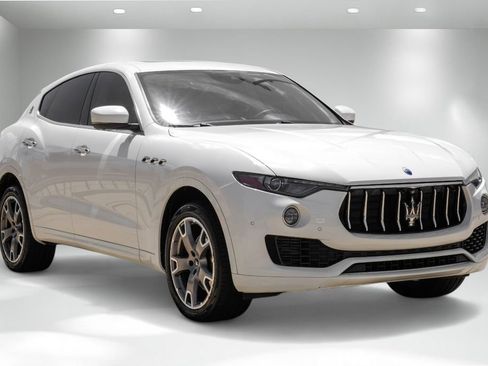 Used 2019 Maserati Levante image 8