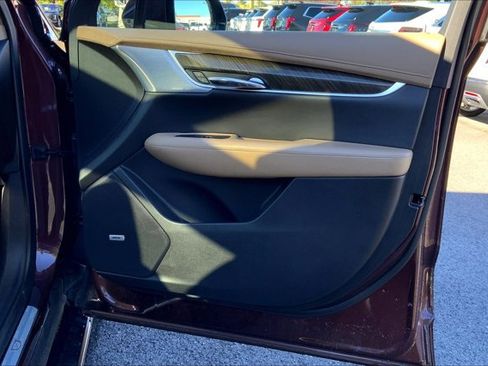 Used 2022 Cadillac XT6 Premium Luxury w/ Platinum Package image 24