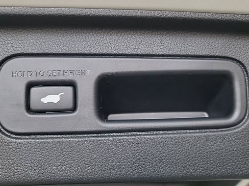 Certified 2025 Honda Pilot EX-L image 8