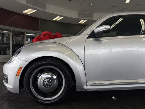 Used 2012 Volkswagen Beetle 2.5 FWD image 6