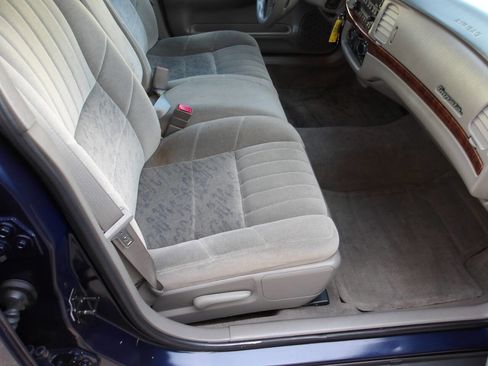 Used 2002 Chevrolet Impala w/ Preferred Equipment Group image 6