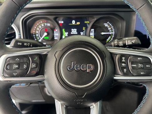 Used 2024 Jeep Wrangler High Altitude AWD/4WD image 23
