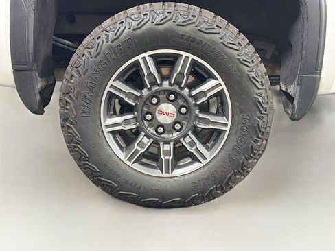 Used 2025 GMC Sierra 1500 AT4 AWD/4WD image 35
