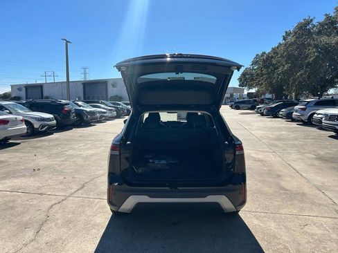 New 2026 Volkswagen Tiguan SE image 40