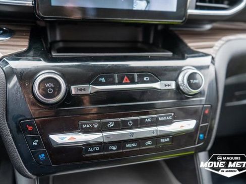 Used 2023 Ford Explorer Limited image 30