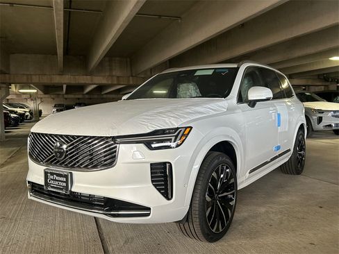 New 2026 Volvo XC90 B6 Plus w/ Protection Package Premier image 5