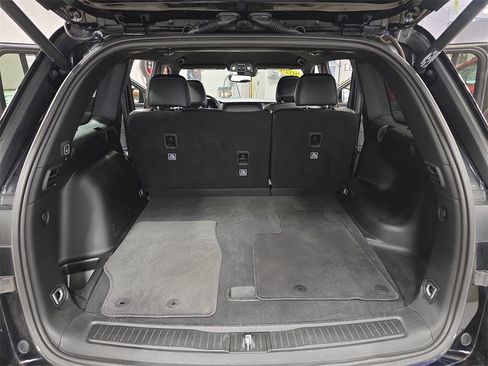 Used 2024 Jeep Grand Cherokee Altitude image 12