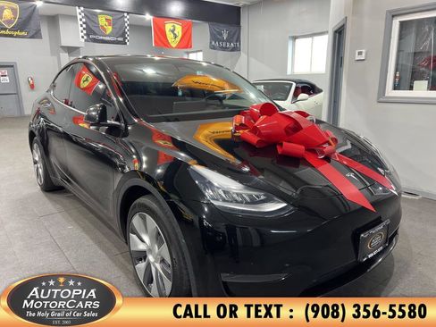 Used 2023 Tesla Model Y AWD image 8