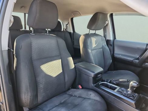 Used 2020 Toyota Tacoma SR w/ SR Convenience Package image 21