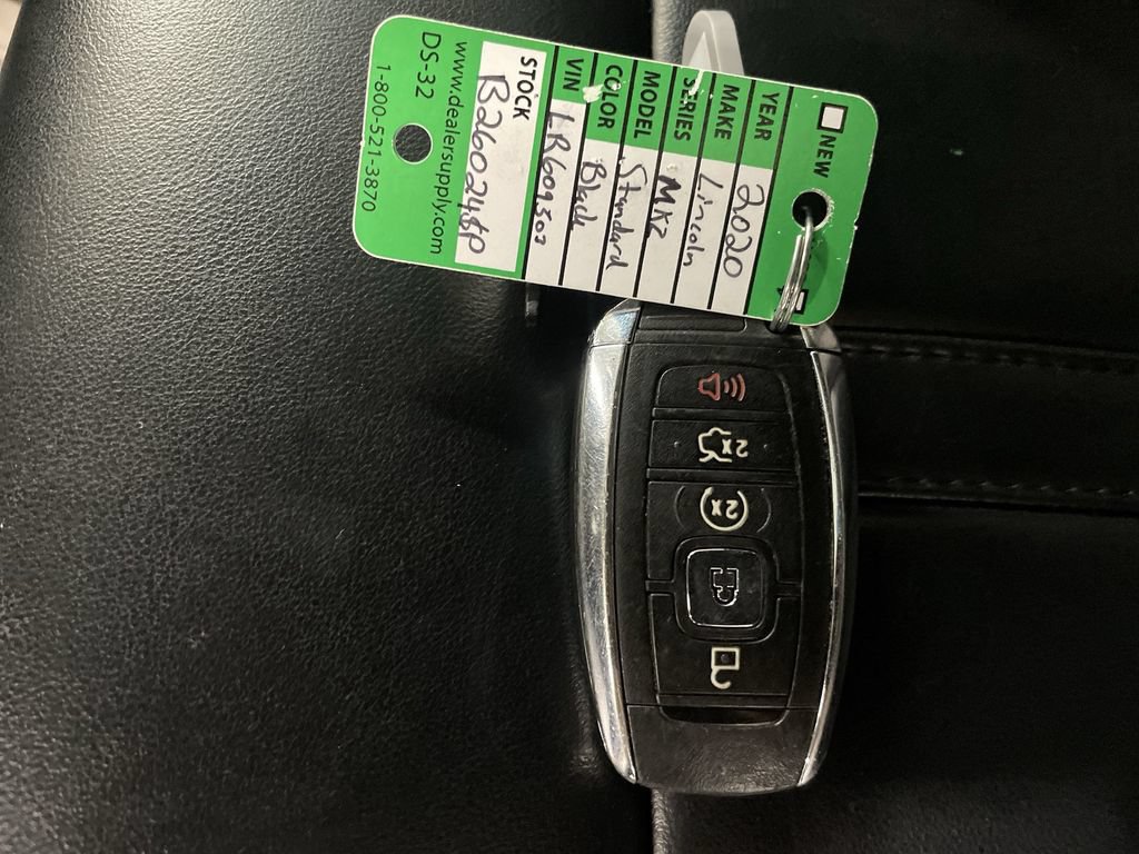 Used 2020 Lincoln MKZ FWD image 27