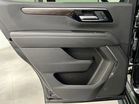 Used 2025 Chevrolet Tahoe LT AWD/4WD image 14
