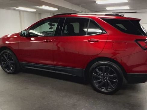 Used 2022 Chevrolet Equinox RS w/ RS Leather Package AWD/4WD image 6