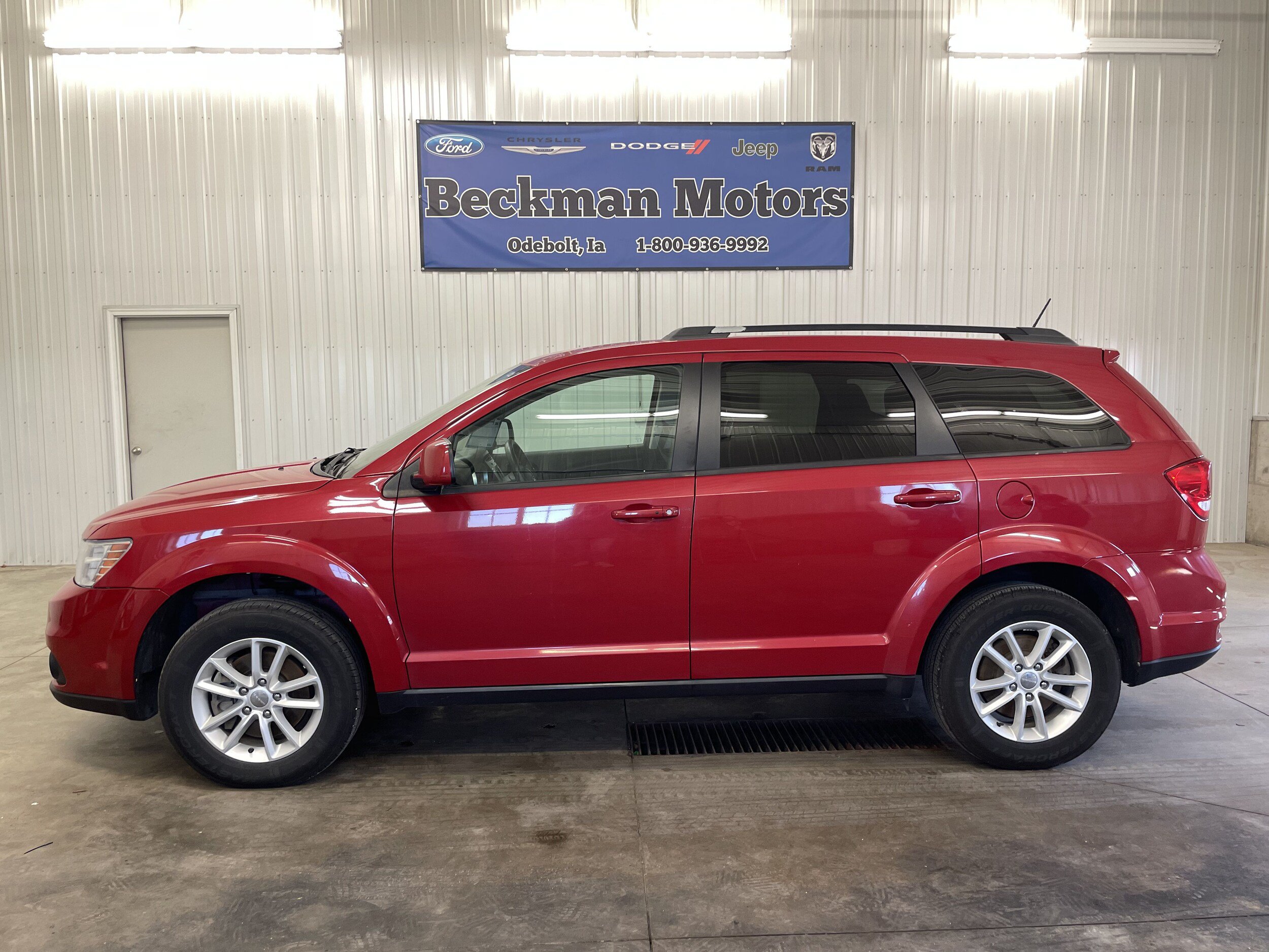 Used 2014 Dodge Journey SXT w/ Comfort/Convenience Group AWD/4WD image 2