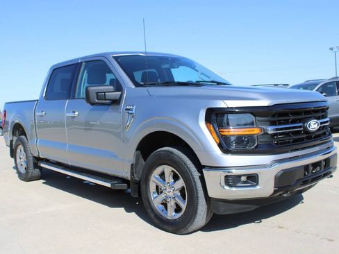 Used 2024 Ford F150 XLT AWD/4WD image 3