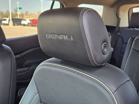 Used 2023 GMC Acadia Denali w/ Denali Ultimate Package image 12