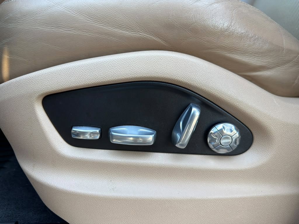 Used 2020 Porsche Cayenne AWD/4WD image 6