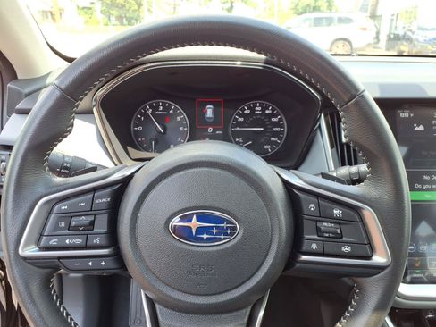 Used 2025 Subaru Outback Premium AWD/4WD image 14