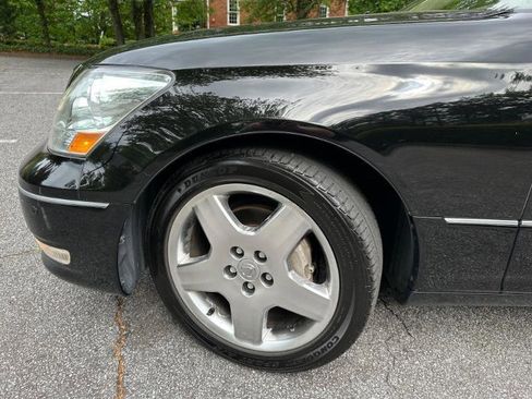 Used 2005 Lexus LS 430 RWD image 3