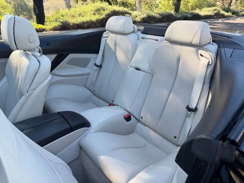 Used 2015 BMW 640i Convertible image 12