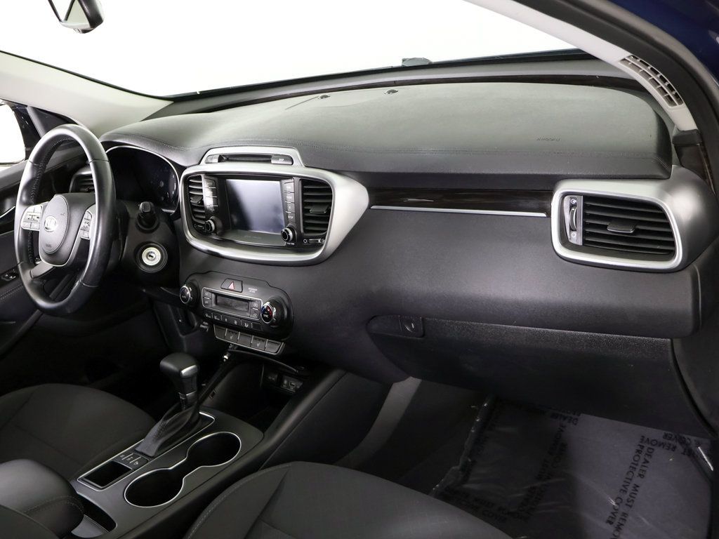 Used 2019 Kia Sorento AWD w/ LX Convenience Package image 26