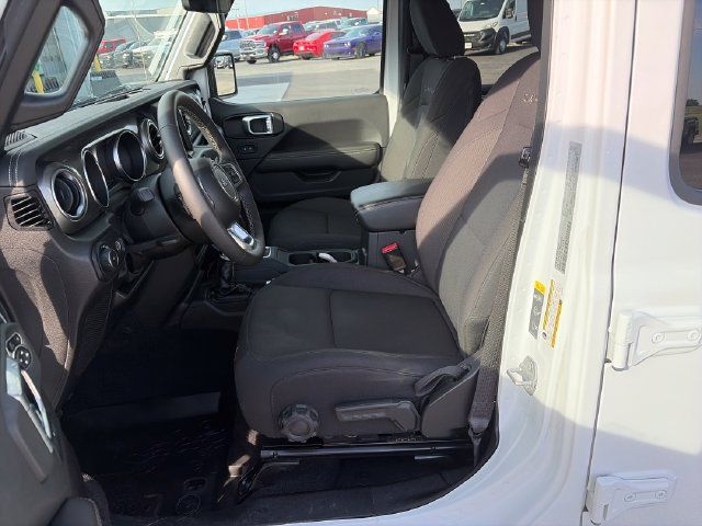 Used 2023 Jeep Wrangler Unlimited Sahara w/ LED Lighting Group AWD/4WD image 9