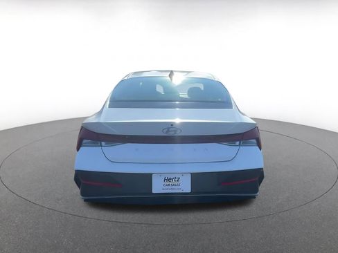 Used 2025 Hyundai Elantra SEL image 12