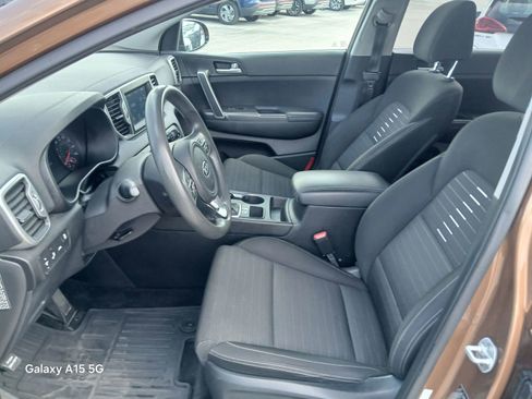 Used 2018 Kia Sportage LX w/ LX Technology Package FWD image 9