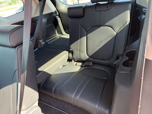 Used 2025 Honda Pilot Elite image 17