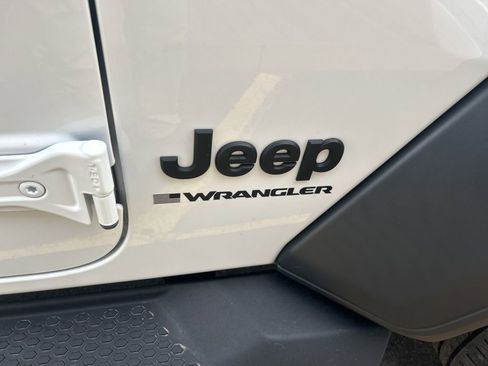 Used 2023 Jeep Wrangler Sport AWD/4WD image 32
