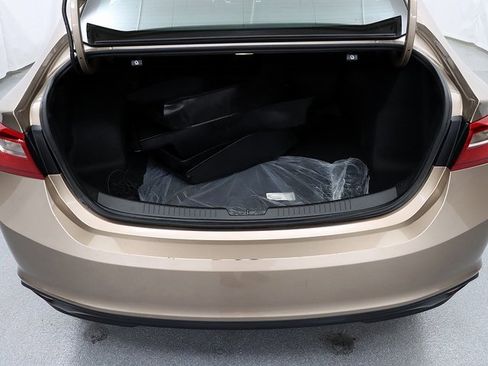 Used 2018 Chevrolet Malibu LT image 27