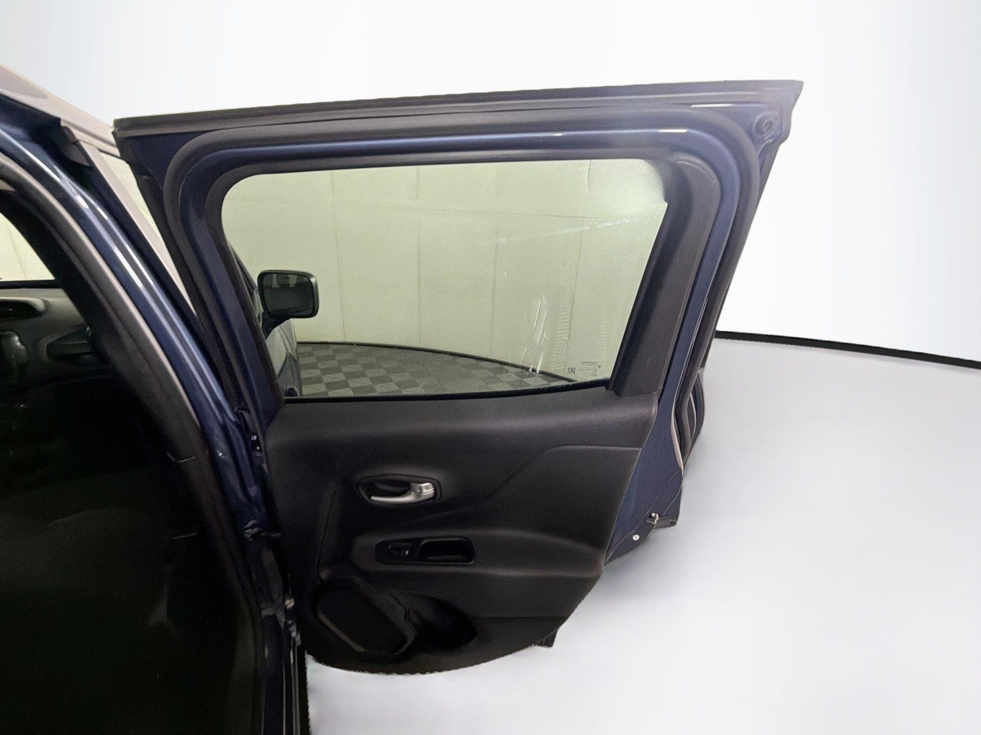 Used 2023 Jeep Renegade Latitude AWD/4WD image 29