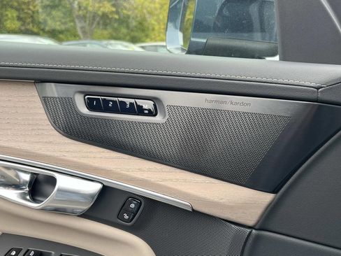 New 2026 Volvo XC90 B6 Plus w/ Protection Package Premier image 26