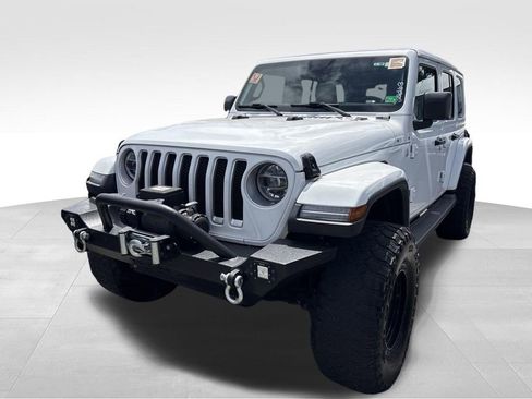 Used 2020 Jeep Wrangler Unlimited Sahara AWD/4WD image 2