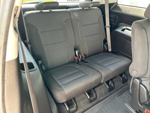 Used 2023 GMC Acadia SLE w/ Driver Convenience Package FWD image 51