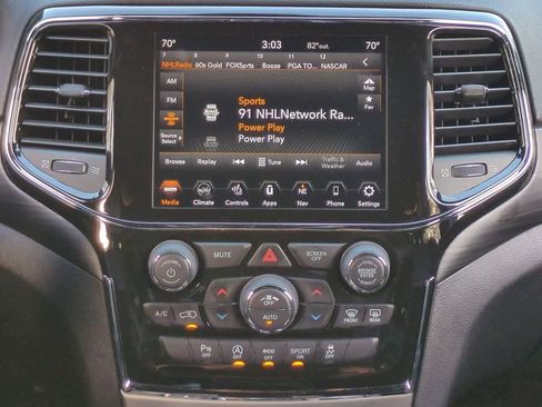 Used 2022 Jeep Grand Cherokee Laredo X image 28