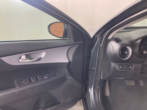 Used 2024 Kia Forte LXS image 11