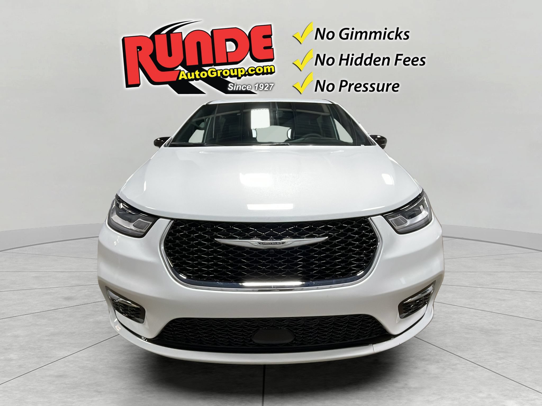Used 2026 Chrysler Pacifica Select FWD image 9