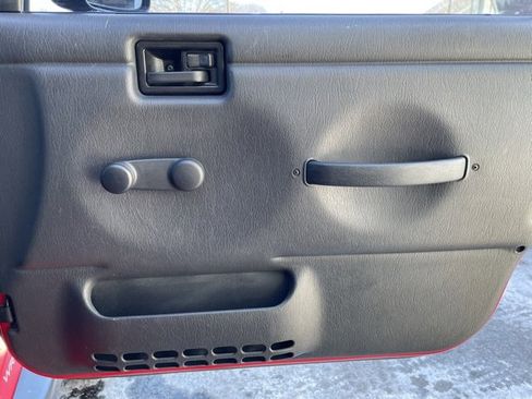 Used 2006 Jeep Wrangler X image 19