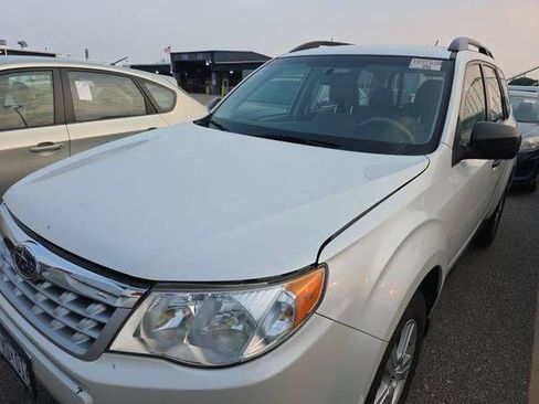 Used 2013 Subaru Forester 2.5X w/ Alloy Wheel Pkg AWD/4WD image 1