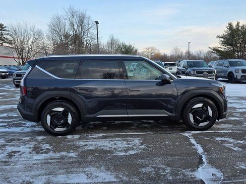 New 2026 Kia EV9 Wind image 8