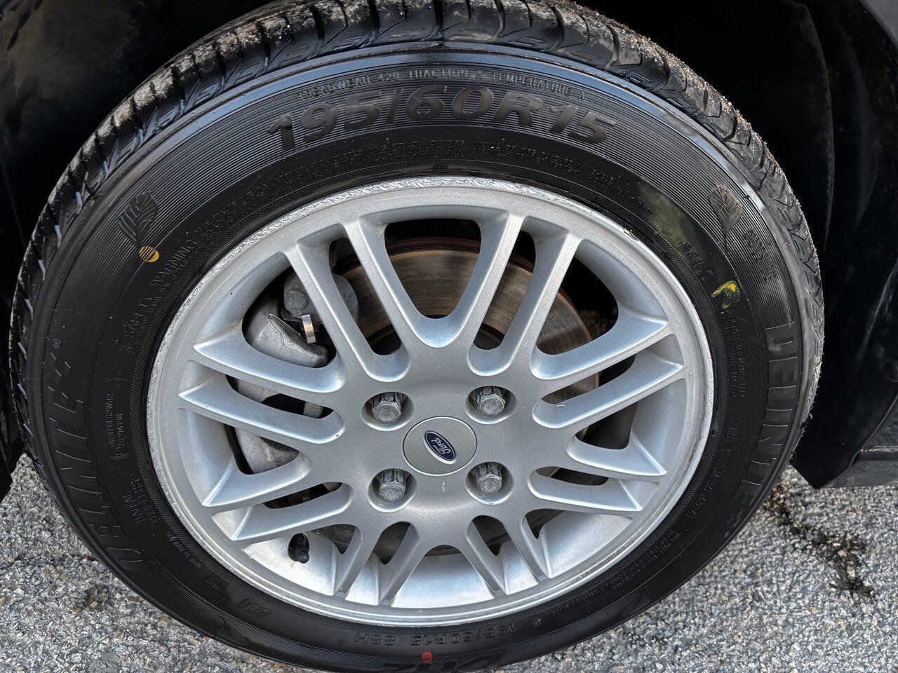 Used 2010 Ford Focus SE FWD image 20