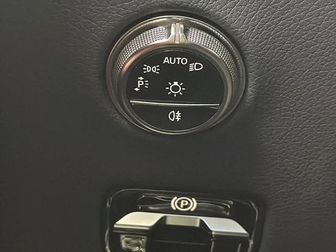 New 2025 Mercedes-Benz GLC 350e 4MATIC image 18