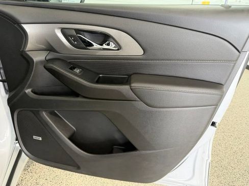 Used 2023 Chevrolet Traverse Premier AWD/4WD image 23