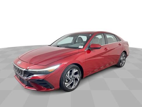 Used 2025 Hyundai Elantra SEL FWD image 4